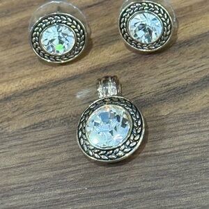 NAPIER ROSE GOLD TONE BAZEL SET RHINESTONE PENDANT AND EARRINGS SET.